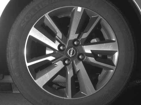 Used 2025 Nissan Versa SV FWD image 13
