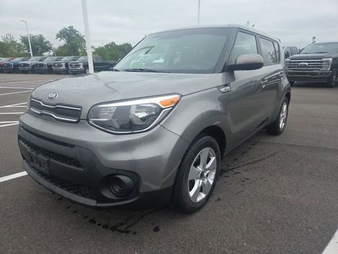 Used 2017 Kia Soul FWD image 2