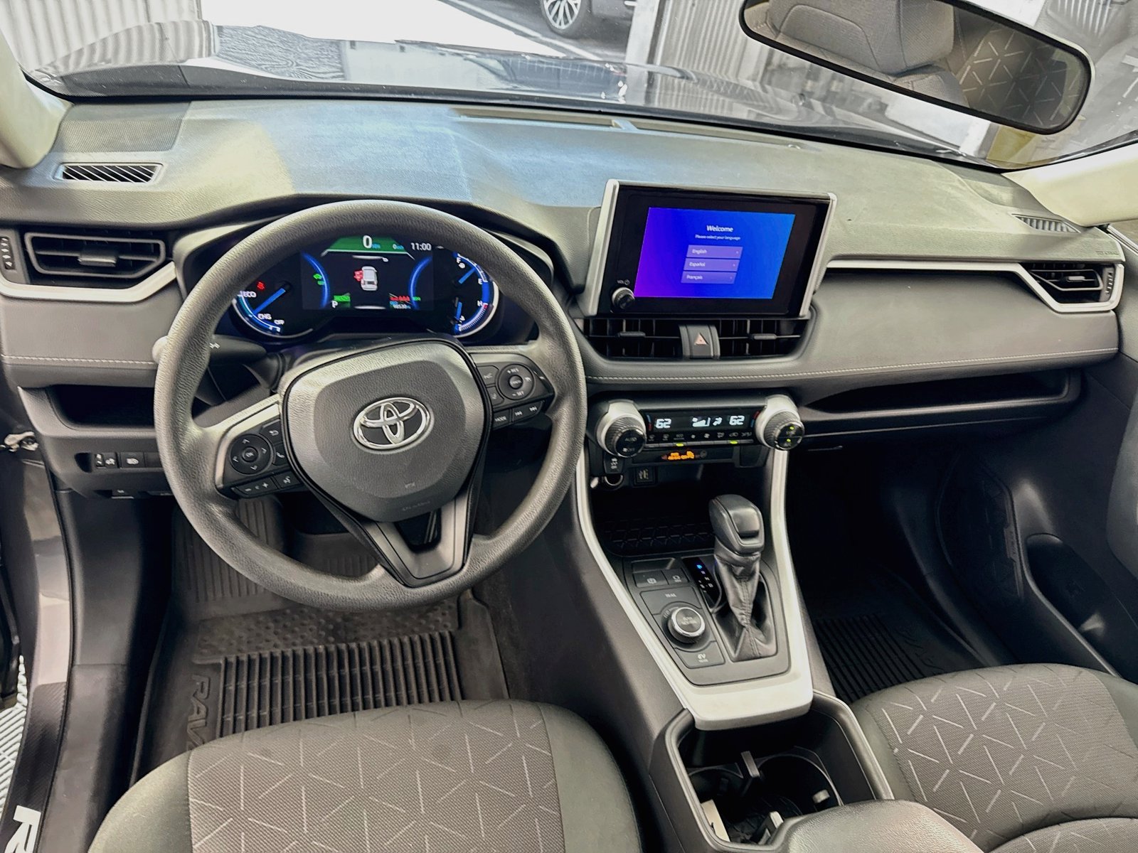 Used 2024 Toyota RAV4 XLE AWD/4WD image 17