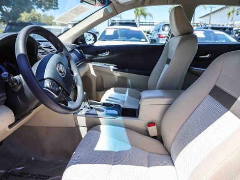 Used 2012 Toyota Camry LE FWD image 19