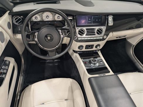 Used 2019 Rolls-Royce Dawn image 9