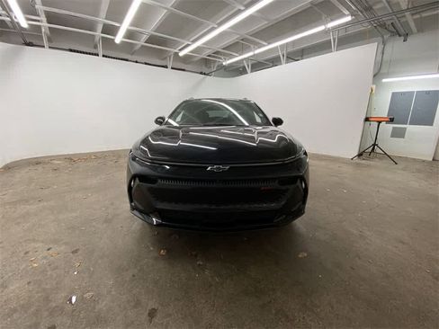 Used 2024 Chevrolet Equinox EV RS image 9