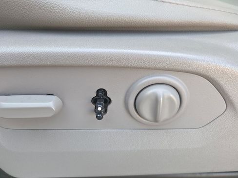 Used 2019 GMC Sierra 1500 SLT image 35