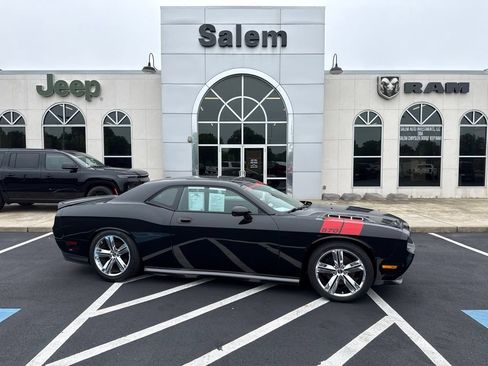 Used 2009 Dodge Challenger R/T RWD image 1