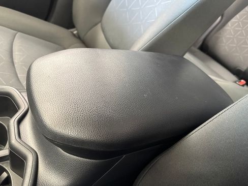 Used 2025 Toyota RAV4 XLE AWD/4WD image 28