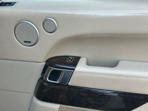 Used 2014 Land Rover Range Rover Autobiography image 33