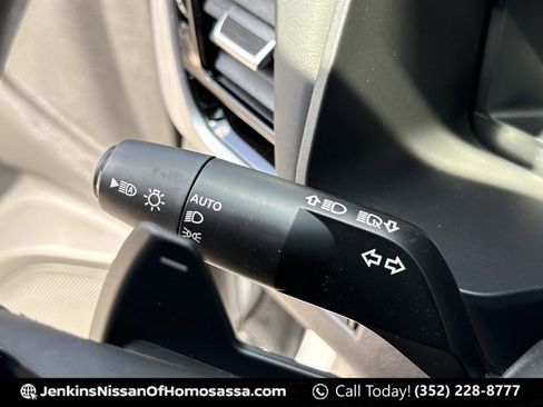 Certified 2024 Nissan Rogue SL w/ SL Premium Package image 19