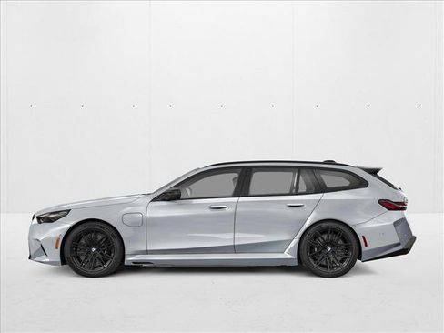 New 2027 BMW M5 Touring AWD/4WD image 3