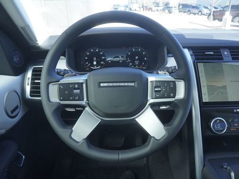 New 2026 Land Rover Discovery S image 10