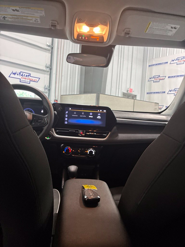 Used 2025 Chevrolet TrailBlazer LT AWD/4WD image 30