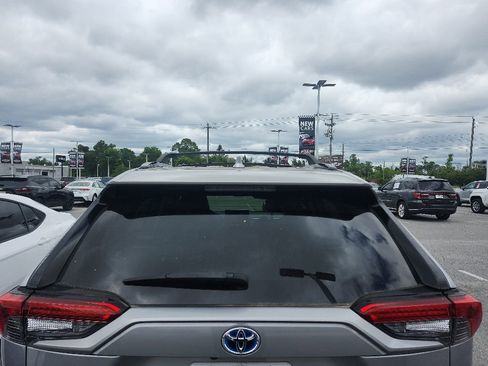 Used 2020 Toyota RAV4 XLE AWD/4WD image 18