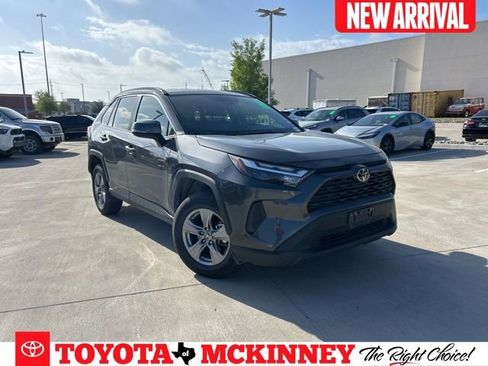 Used 2025 Toyota RAV4 XLE FWD image 1