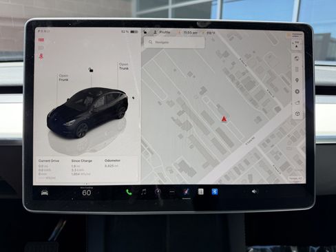 Used 2024 Tesla Model Y 2WD image 27