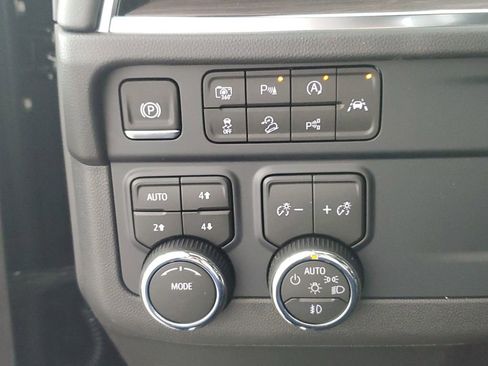 New 2026 Chevrolet Suburban Z71 w/ Comfort Package image 27