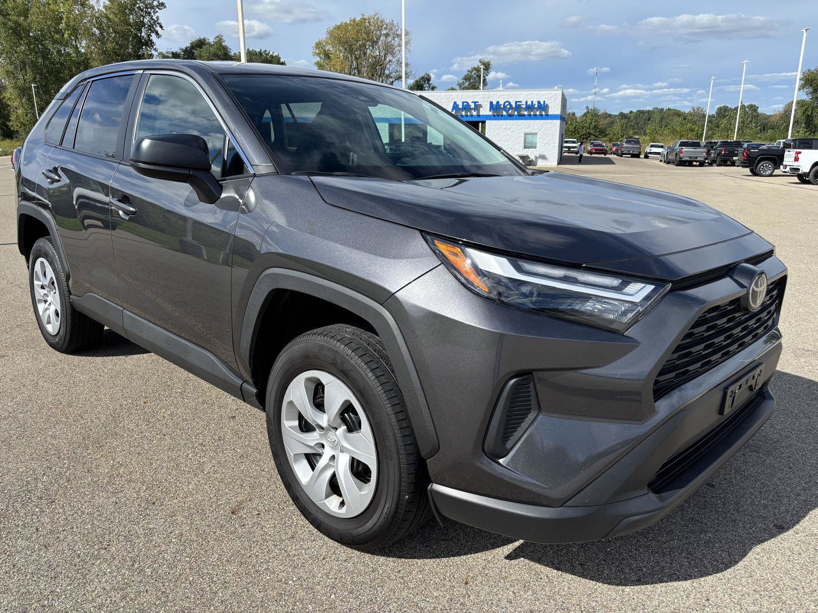 Used 2025 Toyota RAV4 LE AWD/4WD image 9