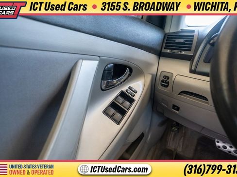 Used 2011 Toyota Camry SE w/ SE Extra-Value Pkg #1 FWD image 15