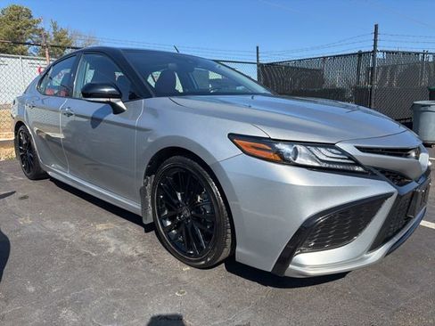 Used 2023 Toyota Camry XSE image 3