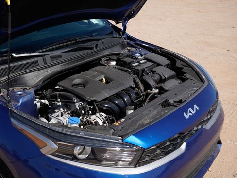 Used 2024 Kia Forte LXS w/ LXS Technology Package image 5