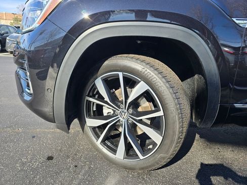 Used 2024 Volkswagen Atlas Cross Sport SEL Premium R-Line AWD/4WD image 2