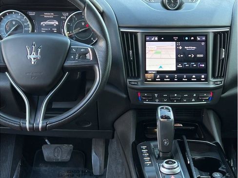 Used 2022 Maserati Levante GT image 11