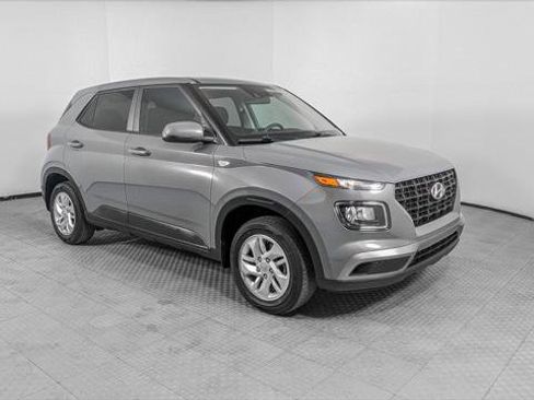 Used 2021 Hyundai Venue SE image 11