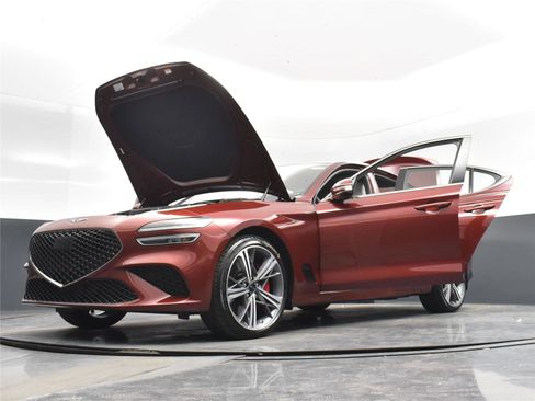 Used 2025 Genesis G70 2.5T w/ Sport Prestige Package image 22