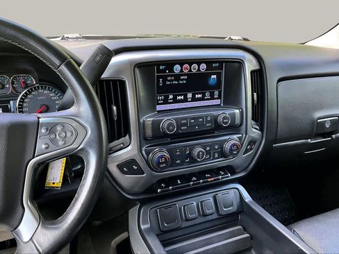 Used 2017 Chevrolet Silverado 1500 LT w/ Midnight Edition AWD/4WD image 7