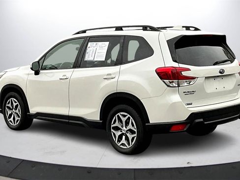 Used 2023 Subaru Forester Premium image 6