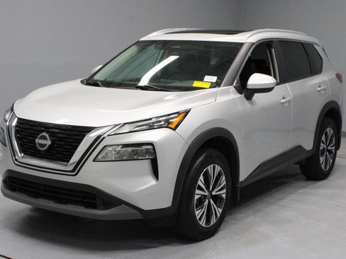 Certified 2023 Nissan Rogue SV w/ SV Premium B Package AWD/4WD image 6