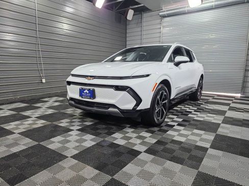 Used 2025 Chevrolet Equinox EV LT image 1