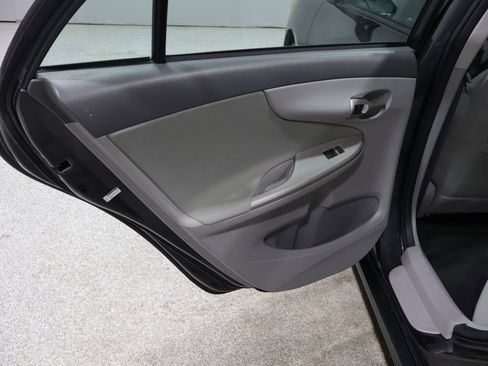 Used 2010 Toyota Corolla LE image 18