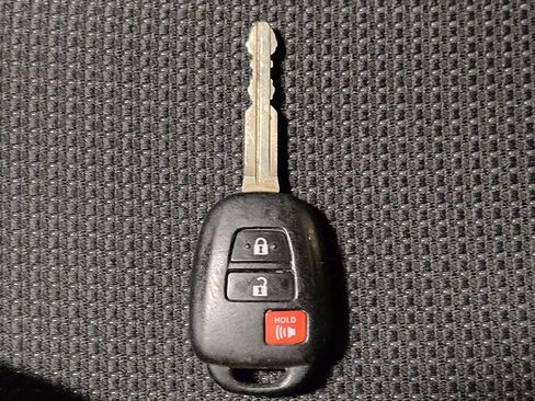 Used 2017 Toyota RAV4 XLE image 32