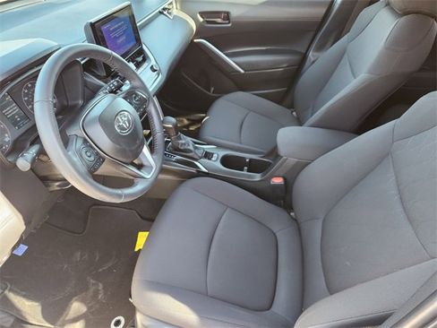 Certified 2023 Toyota Corolla Cross LE image 9