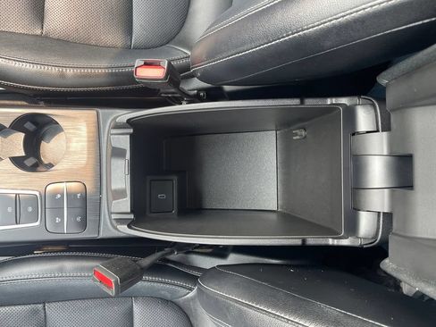 Used 2020 Ford Escape Titanium AWD/4WD image 30