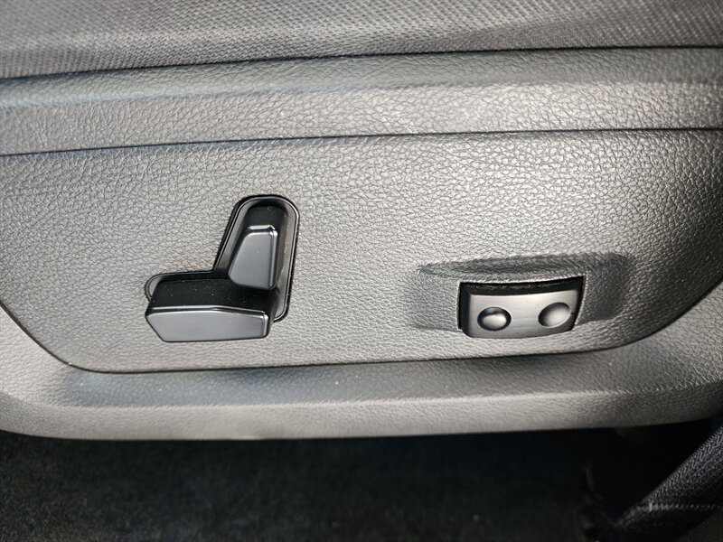 Used 2012 RAM 1500 Big Horn RWD image 23