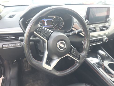 Used 2024 Nissan Altima 2.5 SR image 13