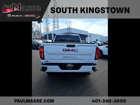 Used 2020 GMC Sierra 2500 AT4 w/ AT4 Premium Package image 5