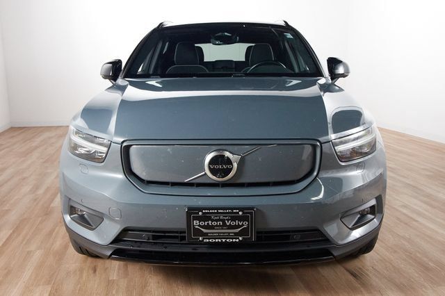 Used 2021 Volvo XC40 P8 Recharge w/ Advanced Package AWD/4WD image 2