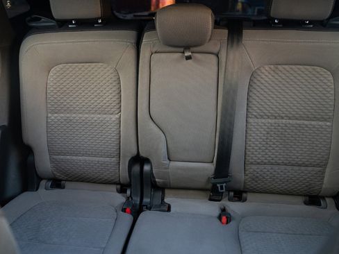 Used 2020 Ford Escape SE image 25