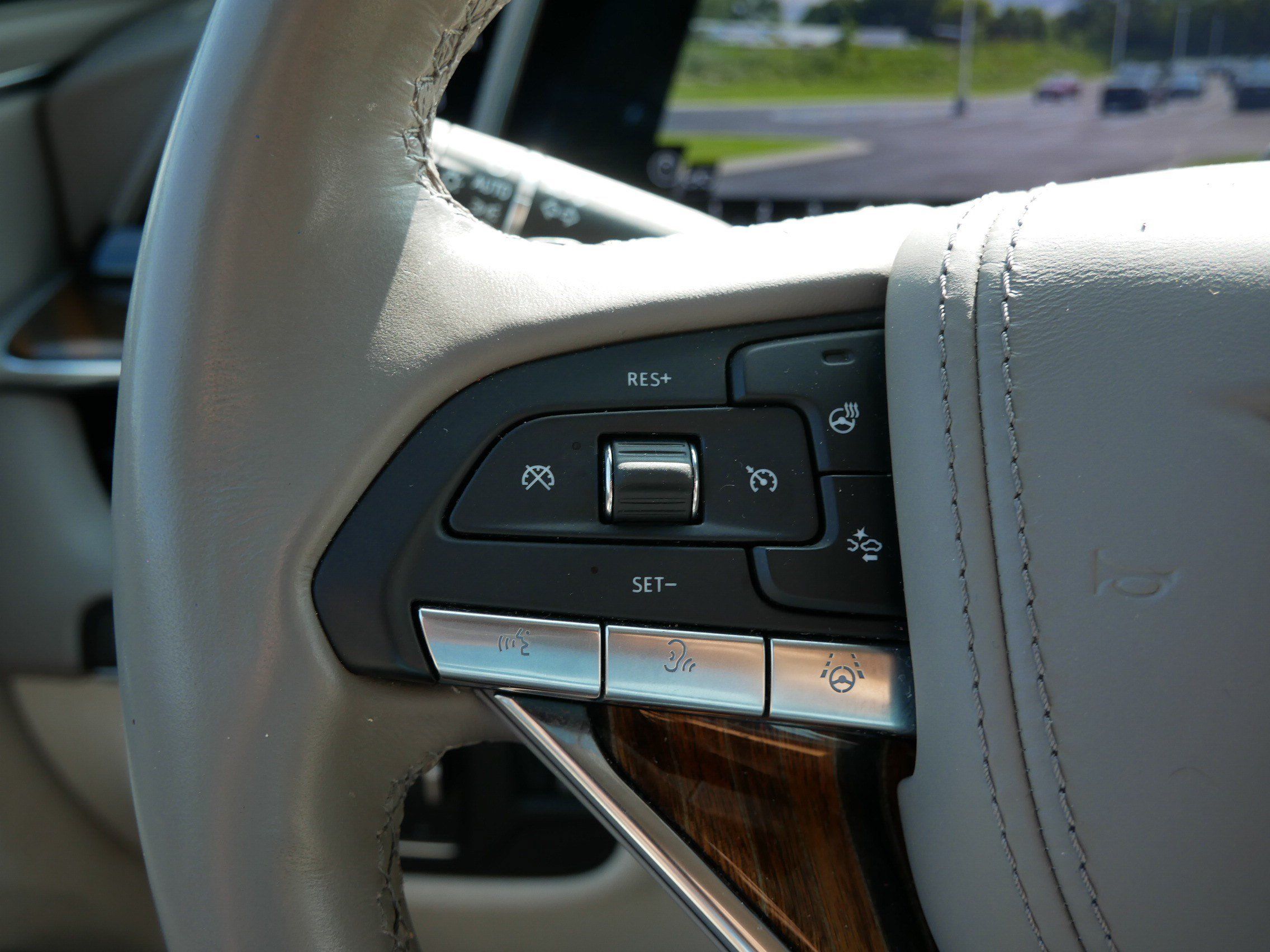 Certified 2024 Cadillac Escalade Sport Platinum w/ LPO, ONYX Package AWD/4WD image 29