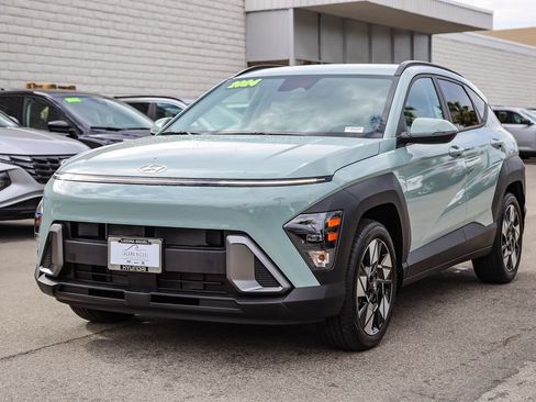 Used 2024 Hyundai Kona SEL FWD image 3