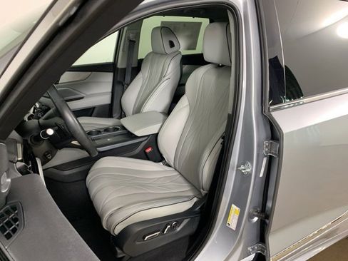 Used 2025 Acura MDX w/ Advance Package image 18