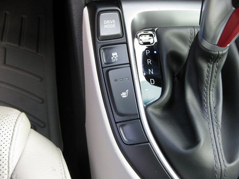 Used 2020 Hyundai Veloster Turbo Ultimate FWD image 19