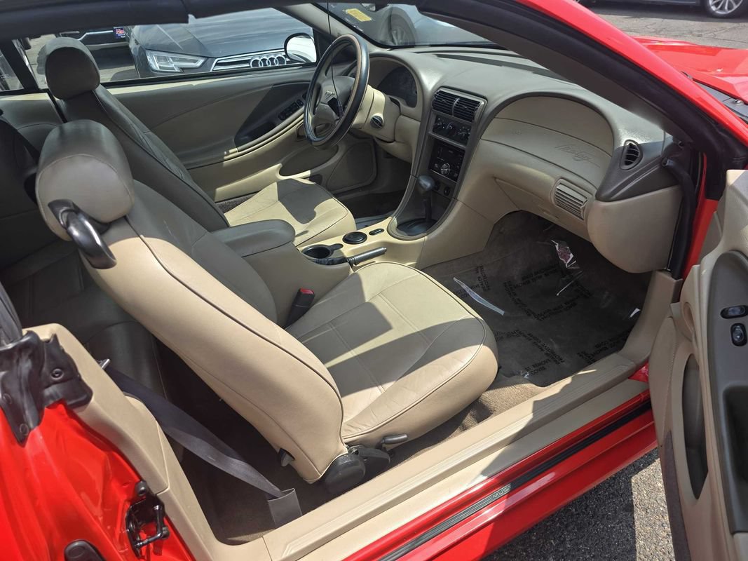 Used 2001 Ford Mustang Premium RWD image 33