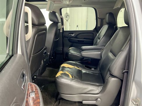 Used 2013 GMC Yukon XL Denali image 24