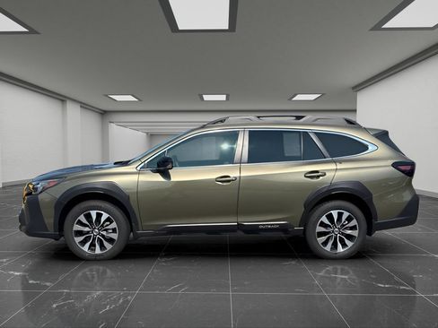 Used 2025 Subaru Outback Limited AWD/4WD image 9