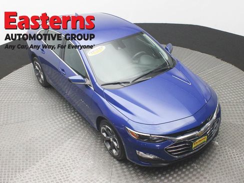Used 2023 Chevrolet Malibu LT FWD image 3
