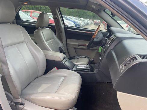 Used 2006 Chrysler 300 Touring RWD image 13