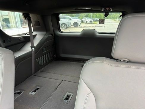 Used 2024 Chevrolet Tahoe LT AWD/4WD image 19
