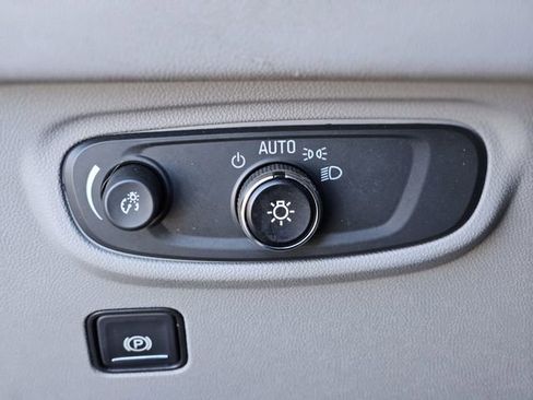 Used 2019 GMC Terrain SLE w/ Driver Convenience Package image 19